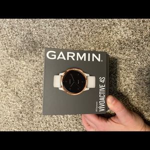 Garmin Vivoactive 4S. Like new.